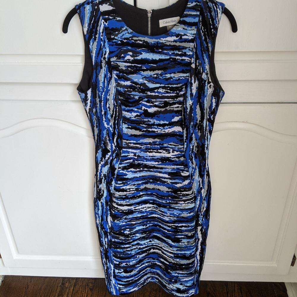Calvin Klein Patterned Sleeveless Dress